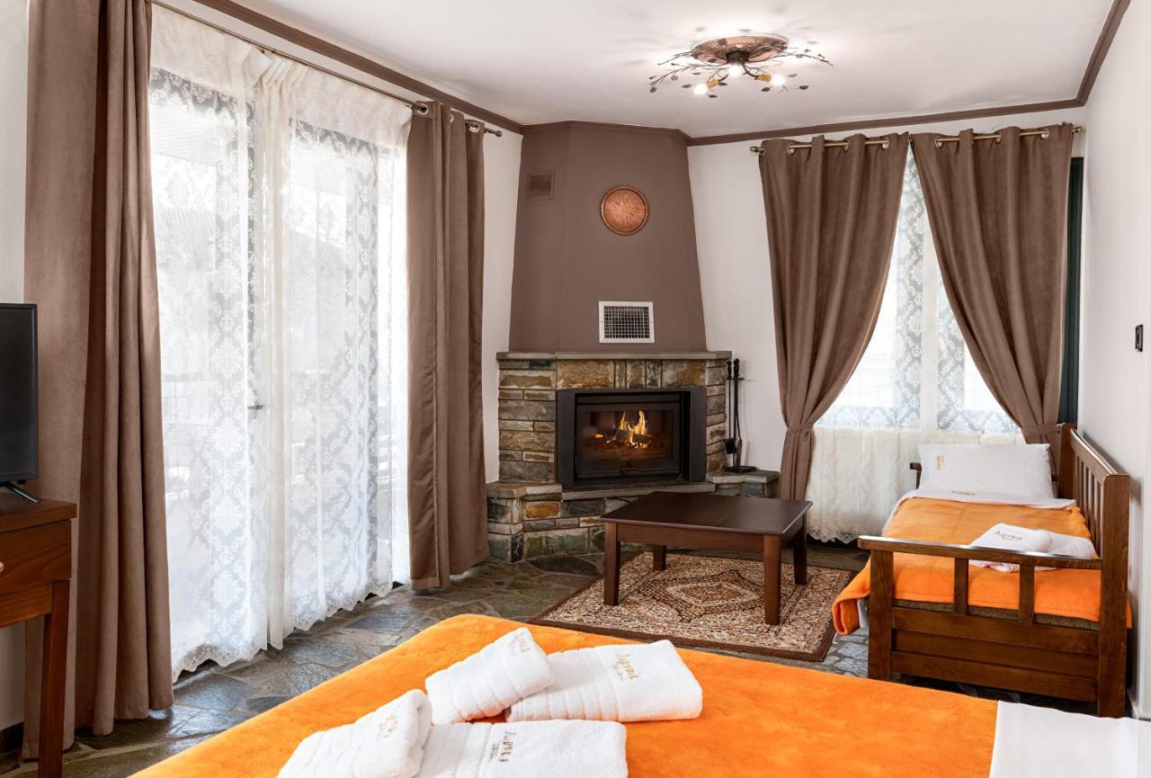 Limnaio Hotel Khrisokhórafa Bagian luar foto