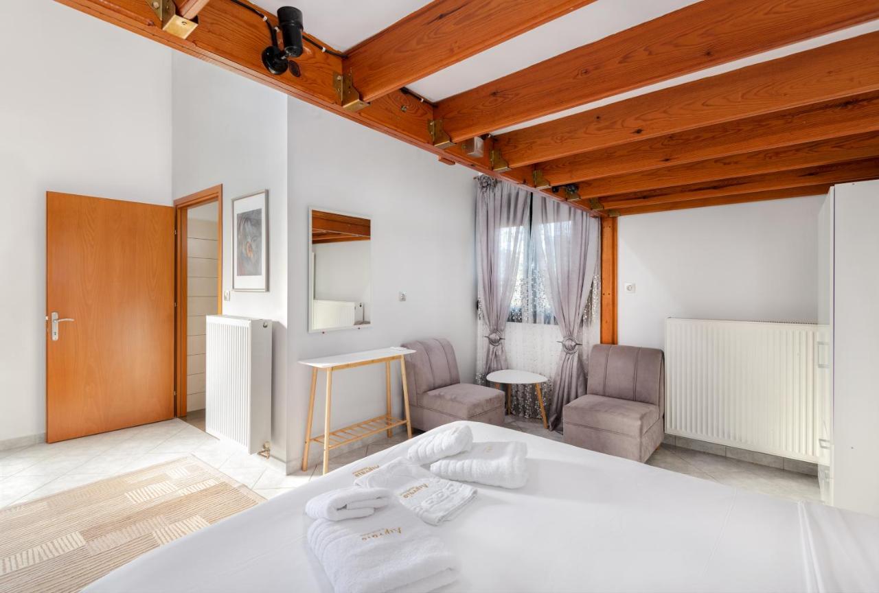 Limnaio Hotel Khrisokhórafa Bagian luar foto