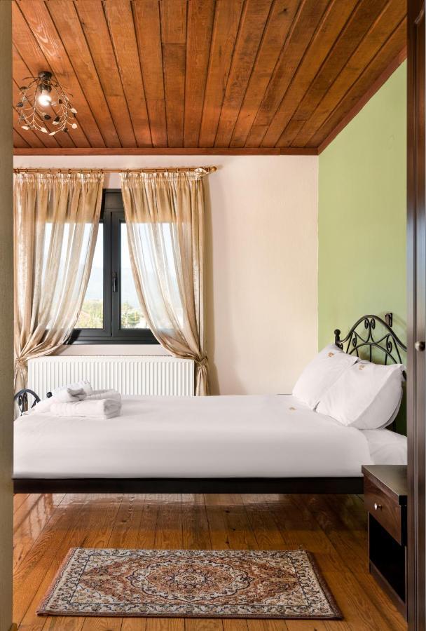 Limnaio Hotel Khrisokhórafa Bagian luar foto