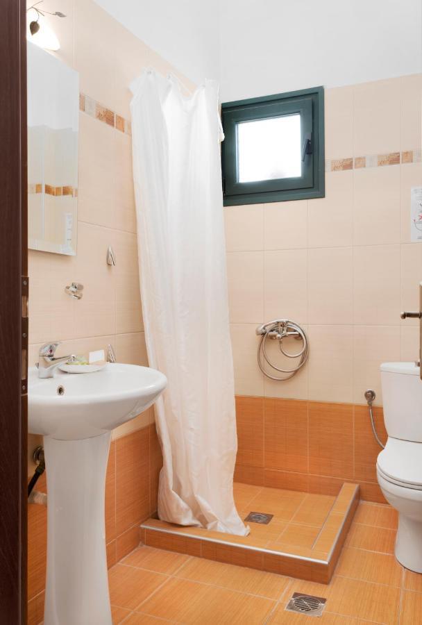 Limnaio Hotel Khrisokhórafa Bagian luar foto