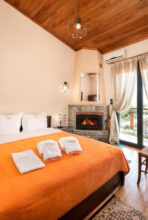 Limnaio Hotel Khrisokhórafa Bagian luar foto
